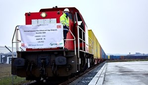 Premier train du Trilogiport