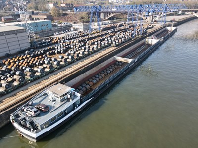 © Novandi - Port de Renory - Liège - Déchargement barge TAZ 5.700 tonnes 1 - Final.jpg
